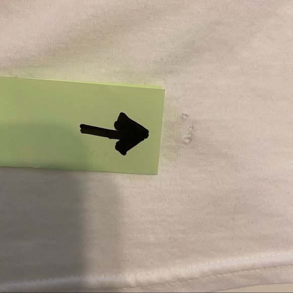 In-N-Out T-Shirt youth size XS. White - Picture 5 of 7